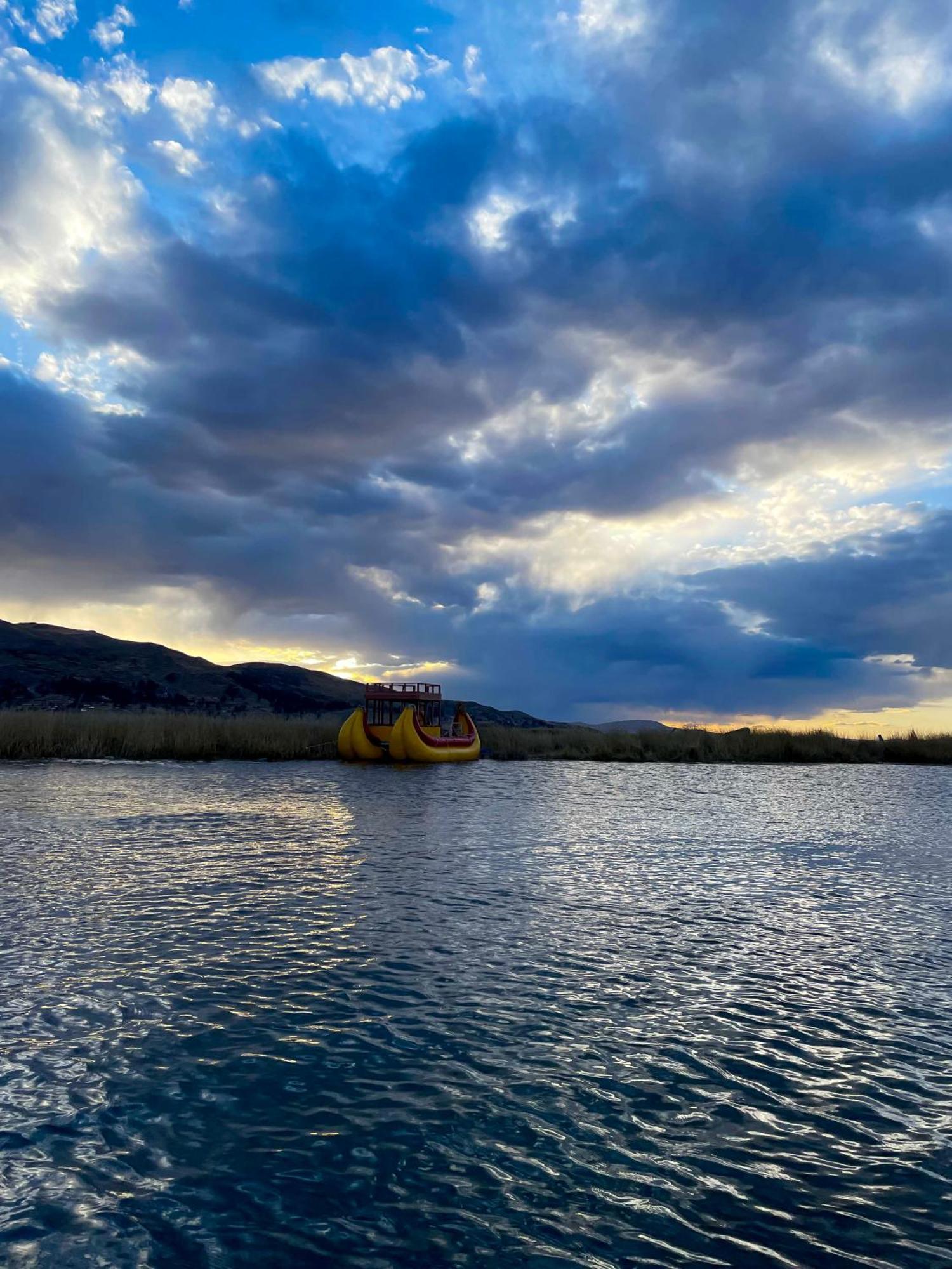 Vip Flotante Villa Puno Buitenkant foto